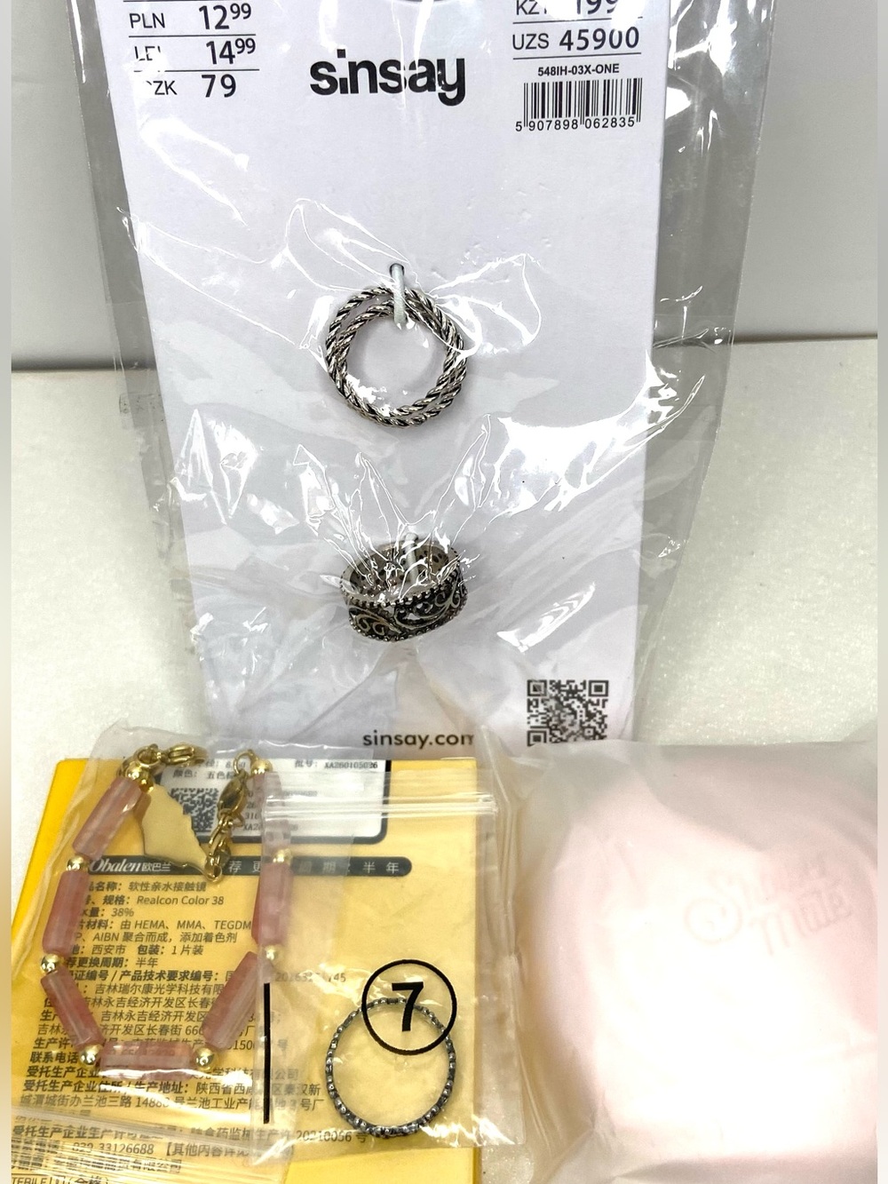 Five items host  support